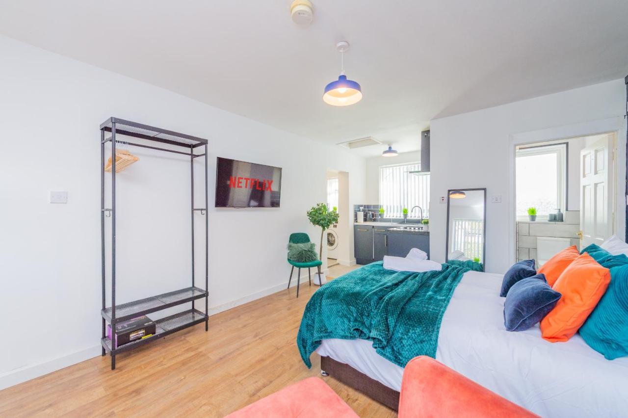 Studio Annexe By Papermill, Deeside - En-Suite, Heswall Eksteriør billede