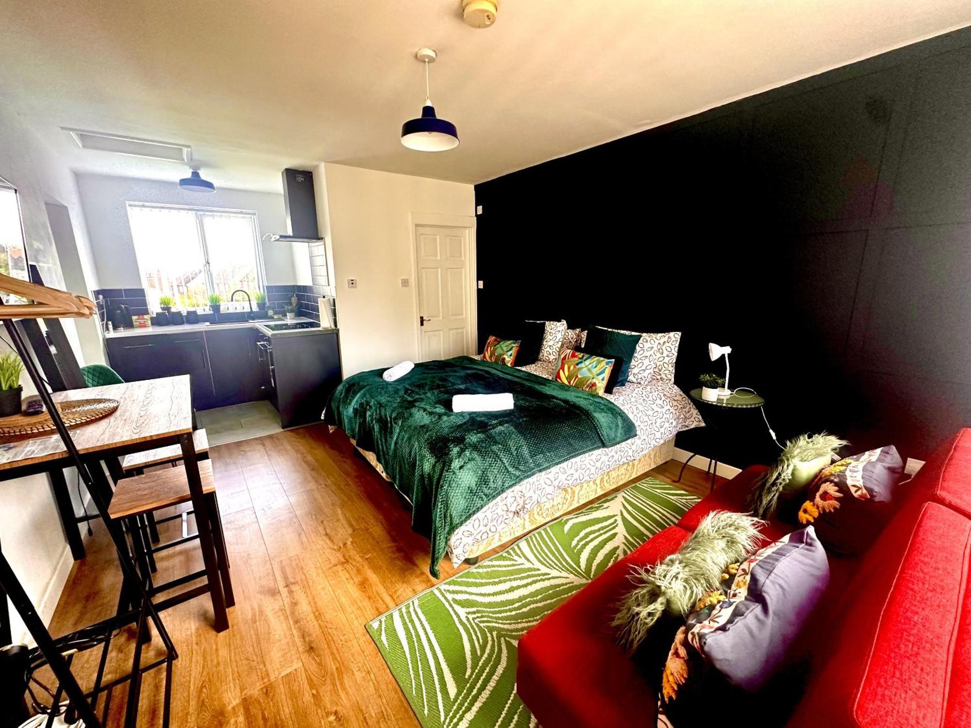 Studio Annexe By Papermill, Deeside - En-Suite, Heswall Eksteriør billede