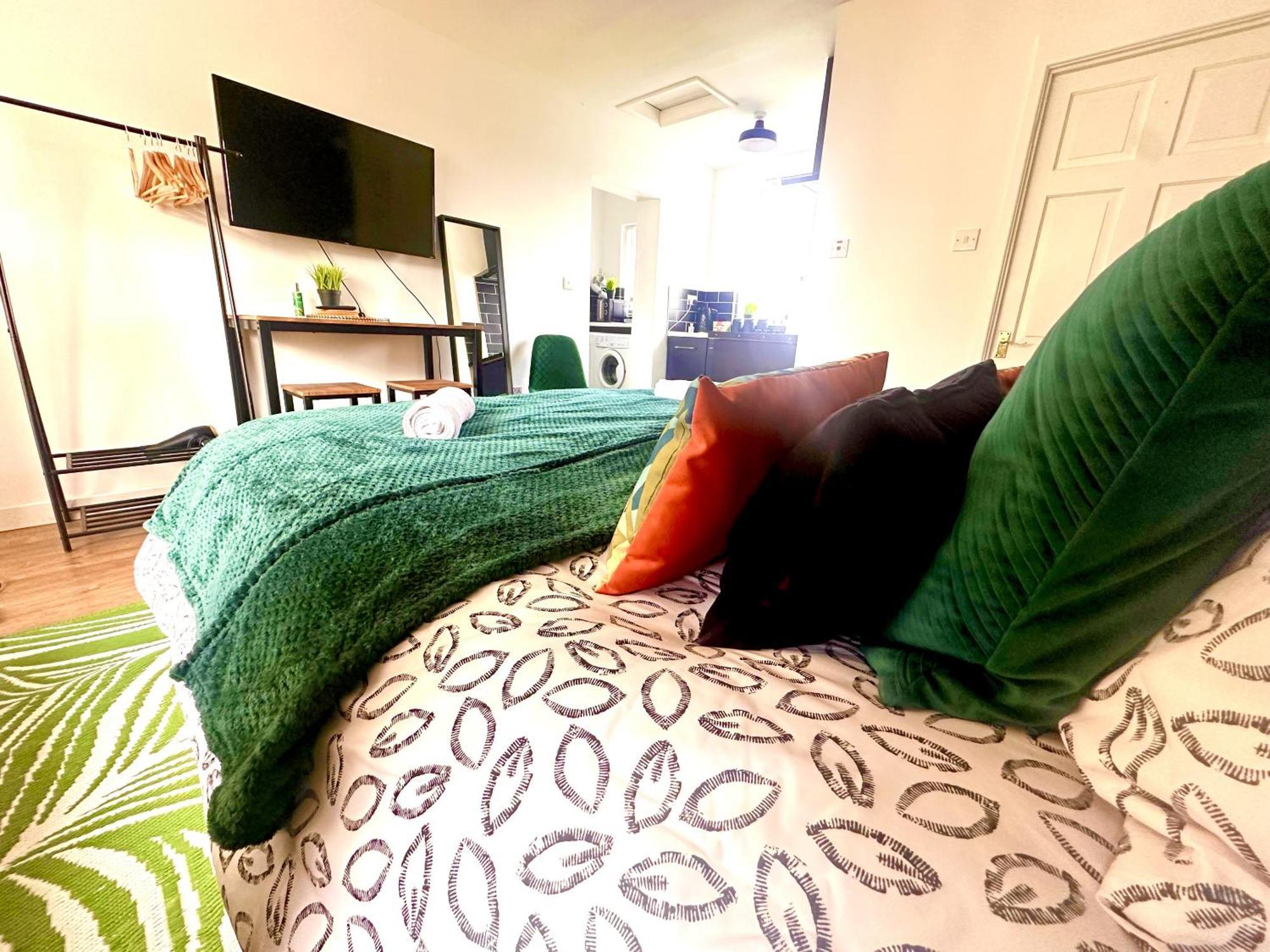 Studio Annexe By Papermill, Deeside - En-Suite, Heswall Eksteriør billede